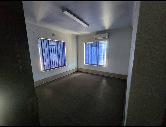 2,400M² WAREHOUSE TO LET IN WADEVILLE